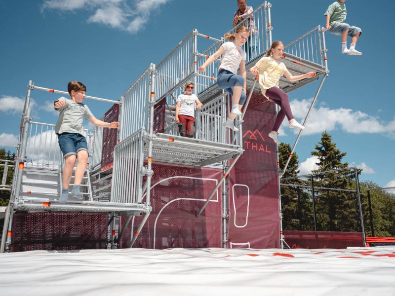 Othal_Jump&Slide_PREV1-47
